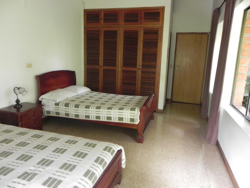 Hostal Tamarindo Itagui Quarto foto