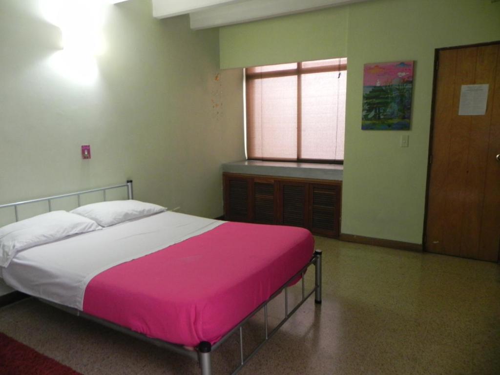 Hostal Tamarindo Itagui Quarto foto