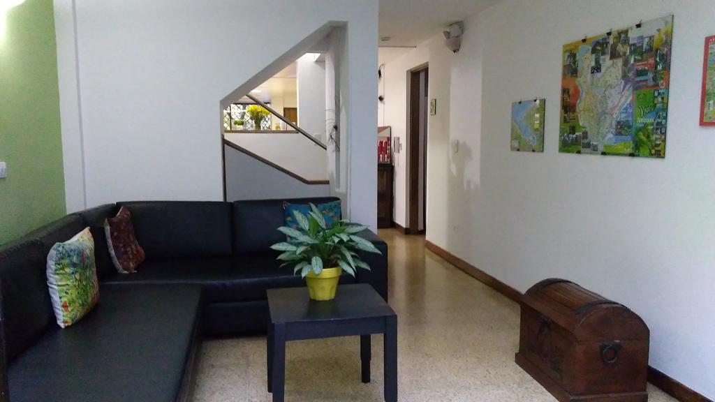 Hostal Tamarindo Itagui Exterior foto